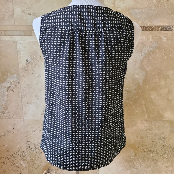 Black and white blouse - Picture 2 of 4